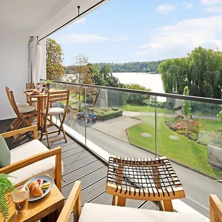 Appartement Maisuites Eisvogel - Zentrale Luxuswohnung Mit Direktem Seeblick I Bis 4 Personen I Premiumkueche I Boxspringbett I Kaffeevollautomat I Parkplatz I Barrierearm & Aufzug *