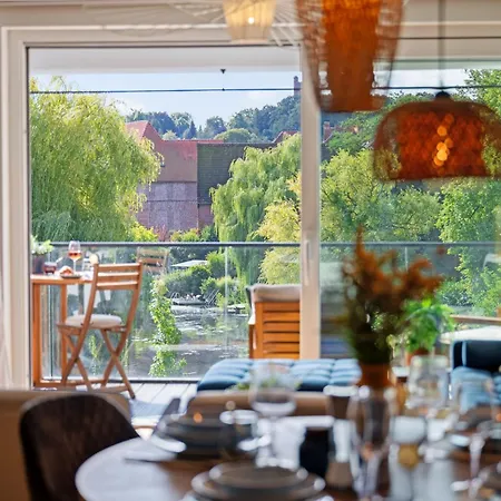 Apartmán Maisuites Eisvogel - Zentrale Luxuswohnung Mit Direktem Seeblick I Bis 4 Personen I Premiumkueche I Boxspringbett I Kaffeevollautomat I Parkplatz I Barrierearm & Aufzug *