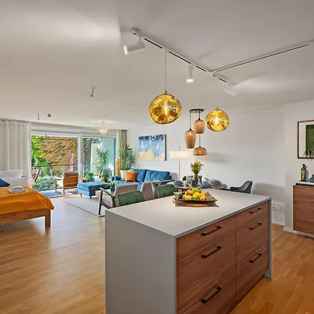 Maisuites Eisvogel - Zentrale Luxuswohnung Mit Direktem Seeblick I Bis 4 Personen I Premiumkueche I Boxspringbett I Kaffeevollautomat I Parkplatz I Barrierearm & Aufzug Apartmán