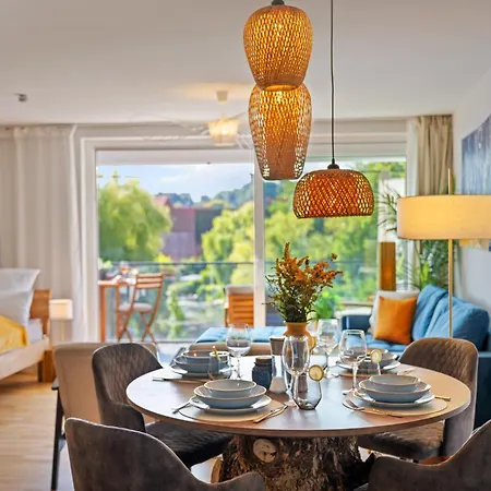 Maisuites Eisvogel - Zentrale Luxuswohnung Mit Direktem Seeblick I Bis 4 Personen I Premiumkueche I Boxspringbett I Kaffeevollautomat I Parkplatz I Barrierearm & Aufzug Appartement Mölln