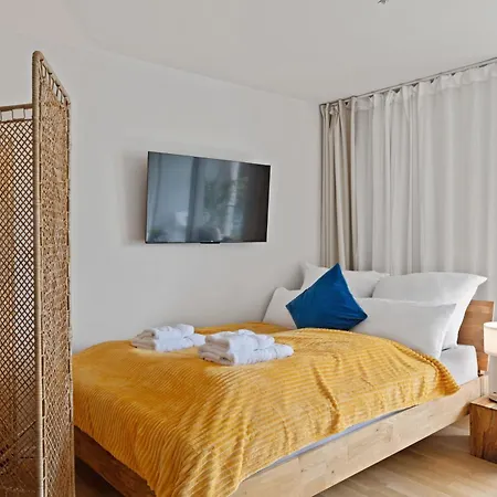 Apartmán Maisuites Eisvogel - Zentrale Luxuswohnung Mit Direktem Seeblick I Bis 4 Personen I Premiumkueche I Boxspringbett I Kaffeevollautomat I Parkplatz I Barrierearm & Aufzug Mölln