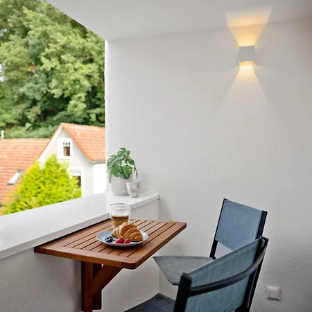 Appartement Maisuites Eisvogel - Zentrale Luxuswohnung Mit Direktem Seeblick I Bis 4 Personen I Premiumkueche I Boxspringbett I Kaffeevollautomat I Parkplatz I Barrierearm & Aufzug