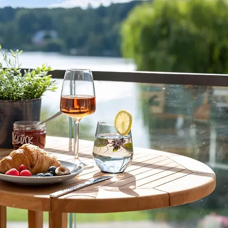 Maisuites Eisvogel - Zentrale Luxuswohnung Mit Direktem Seeblick I Bis 4 Personen I Premiumkueche I Boxspringbett I Kaffeevollautomat I Parkplatz I Barrierearm & Aufzug Appartement *