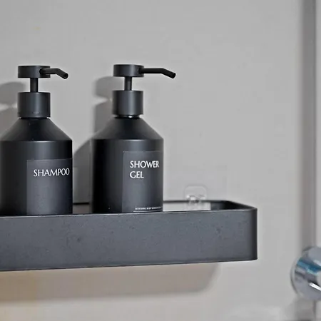 Maisuites Eisvogel - Zentrale Luxuswohnung Mit Direktem Seeblick I Bis 4 Personen I Premiumkueche I Boxspringbett I Kaffeevollautomat I Parkplatz I Barrierearm & Aufzug