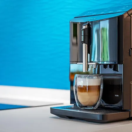 Apartmán Maisuites Eisvogel - Zentrale Luxuswohnung Mit Direktem Seeblick I Bis 4 Personen I Premiumkueche I Boxspringbett I Kaffeevollautomat I Parkplatz I Barrierearm & Aufzug