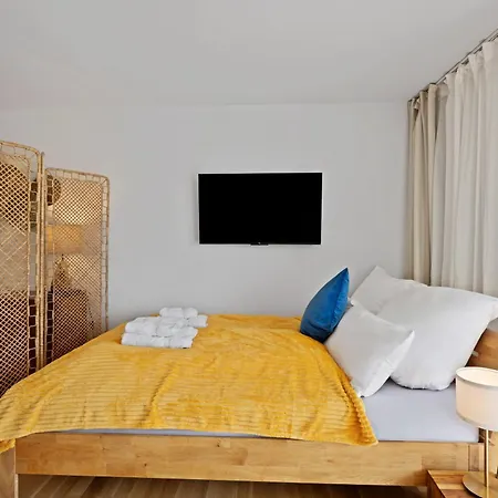 Maisuites Eisvogel - Zentrale Luxuswohnung Mit Direktem Seeblick I Bis 4 Personen I Premiumkueche I Boxspringbett I Kaffeevollautomat I Parkplatz I Barrierearm & Aufzug Appartement Mölln