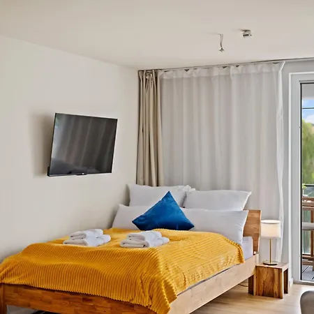 Maisuites Eisvogel - Zentrale Luxuswohnung Mit Direktem Seeblick I Bis 4 Personen I Premiumkueche I Boxspringbett I Kaffeevollautomat I Parkplatz I Barrierearm & Aufzug Appartement Mölln