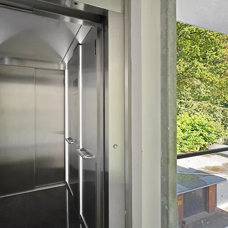 Maisuites Eisvogel - Zentrale Luxuswohnung Mit Direktem Seeblick I Bis 4 Personen I Premiumkueche I Boxspringbett I Kaffeevollautomat I Parkplatz I Barrierearm & Aufzug