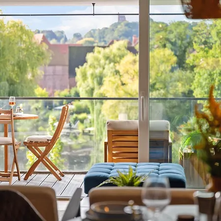 Maisuites Eisvogel - Zentrale Luxuswohnung Mit Direktem Seeblick I Bis 4 Personen I Premiumkueche I Boxspringbett I Kaffeevollautomat I Parkplatz I Barrierearm & Aufzug Mölln