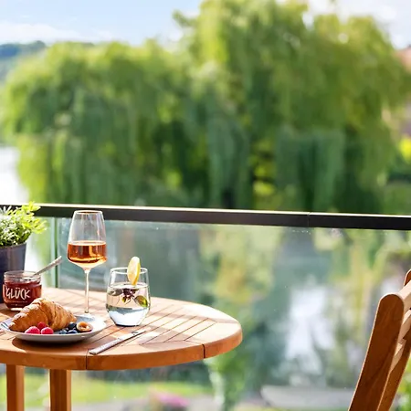 Maisuites Eisvogel - Zentrale Luxuswohnung Mit Direktem Seeblick I Bis 4 Personen I Premiumkueche I Boxspringbett I Kaffeevollautomat I Parkplatz I Barrierearm & Aufzug *